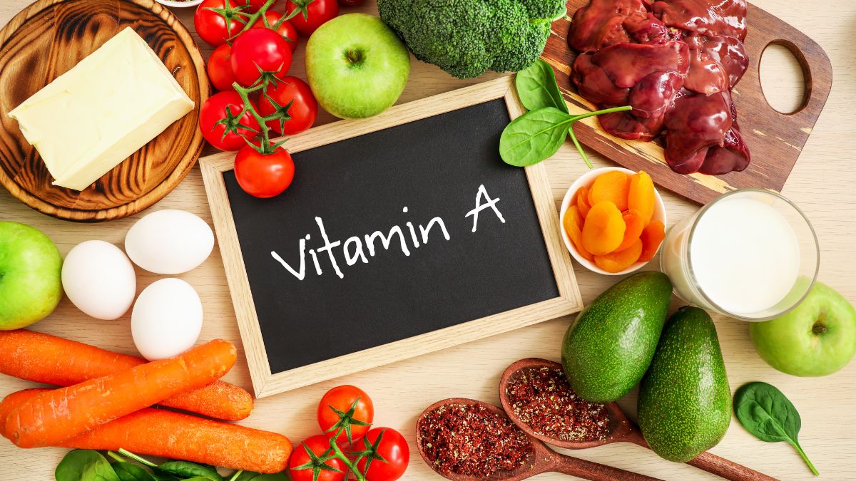 A-vitamin forrásait bemutató étkezési alapanyagok, mint zöldségek és gyümölcsök.